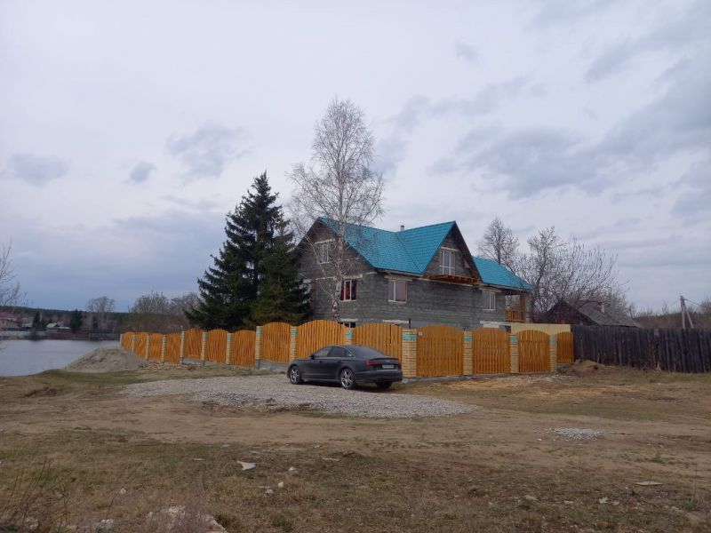 Новый шикарный Коттедж Новая Усадьба город Березовский 500м2 на берегу озера. Новый шикарный Коттедж Новая Усадьба город Березовский 500м2 на берегу озера.